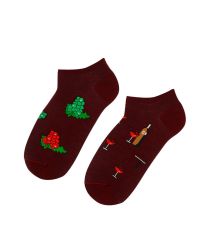 Терлици с бутилка вино и чепки грозде